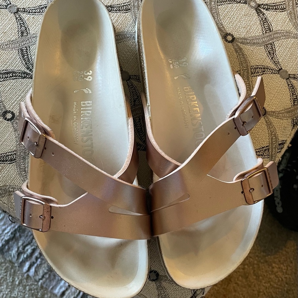 Birkenstock Size 39 In Shiny Metallic Copper